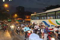 Cửa ngõ Đông Bắc Sài Gòn tắc nghẹt người về quê nghỉ Tết dương lịch 2018 ảnh 8