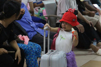 Cửa ngõ Đông Bắc Sài Gòn tắc nghẹt người về quê nghỉ Tết dương lịch 2018 ảnh 4