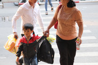 Cửa ngõ Đông Bắc Sài Gòn tắc nghẹt người về quê nghỉ Tết dương lịch 2018 ảnh 3