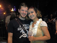 Nín thở xem phụ nữ mang thai 9 tháng nuốt gươm vào bụng ảnh 5 Nín thở xem phụ nữ mang thai 9 tháng nuốt gươm vào bụng 5