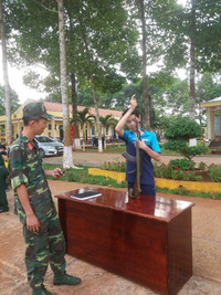 Học sinh hào hứng tham gia học tập trải nghiệm môn GDQP và AN ảnh 8