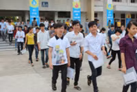 Thú vị với đề thi Tiếng Anh, Hóa học ảnh 12