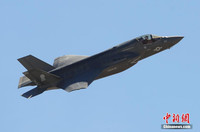 Mục kích dàn máy bay “khủng” của Mỹ phô diễn ảnh 1