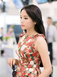 Hoa hậu Kỳ Duyên xinh tươi dịu dàng ở sân bay ảnh 3