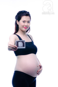 Bộ ảnh bầu đẹp không tì vết của mẹ Việt 9x do chính chồng bấm máy ảnh 2 bộ ảnh bầu chồng chụp cho vợ