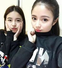 Chị em sinh đôi xinh như búp bê khuynh đảo cộng đồng mạng ảnh 2 Chị em sinh đôi xinh như búp bê khuynh đảo cộng đồng mạng - 2