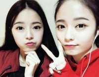 Chị em sinh đôi xinh như búp bê khuynh đảo cộng đồng mạng ảnh 3 Chị em sinh đôi xinh như búp bê khuynh đảo cộng đồng mạng - 3