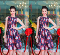 Đẹp rực rỡ với váy họa tiết như sao Việt 