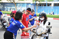 Những món quà của sinh viên tiếp sức mùa thi ảnh 3 Những món quà của sinh viên tiếp sức mùa thi ảnh 3
