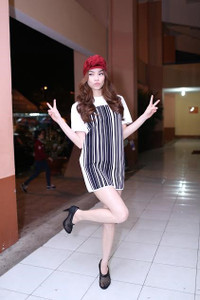 Hà Hồ diện váy ngắn tạo dáng nhí nhảnh như teen girl tại The Remix ảnh 4