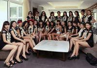 Trợn mắt Hà Anh xém cởi trần đón thí sinh vào ngôi nhà chung ảnh 6  - 6