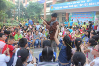 Học sinh thích thú với ngày hội trò chơi dân gian ảnh 1