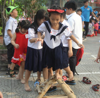 Học sinh thích thú với ngày hội trò chơi dân gian ảnh 8