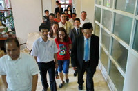 Du học sinh Việt Nam tại Philippines chào đón Bộ trưởng Phạm Vũ Luận ảnh 1