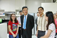 Du học sinh Việt Nam tại Philippines chào đón Bộ trưởng Phạm Vũ Luận ảnh 2