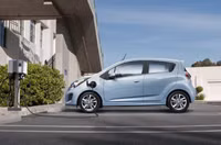 Những chiếc xe điện pin “khủng” nhất hành tinh ảnh 2