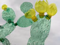 Tác phẩm sống động từ nghệ thuật cắt tỉa vỏ chai ảnh 9