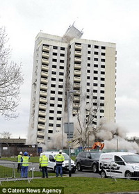 Rùng mình cảnh tòa nhà 20 tầng đổ sụp chỉ trong 8 giây ảnh 4