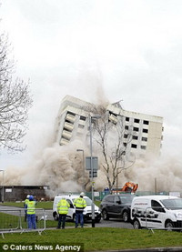 Rùng mình cảnh tòa nhà 20 tầng đổ sụp chỉ trong 8 giây ảnh 7