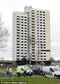 Rùng mình cảnh tòa nhà 20 tầng đổ sụp chỉ trong 8 giây ảnh 2