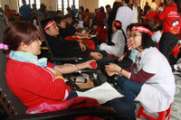 Nghệ An: Hàng nghìn đoàn viên, thanh niên đội mưa hiến máu tình nguyện ảnh 4 Nghệ An: Hàng nghìn đoàn viên, thanh niên đội mưa hiến máu tình nguyện ảnh 4