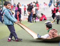 Hội xuân Vinschool 2017: “Tết bốn phương, xuân yêu thương” ảnh 1 Hội xuân Vinschool 2017: “Tết bốn phương, xuân yêu thương” ảnh 1