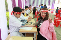 Nghệ An: Hàng nghìn đoàn viên, thanh niên đội mưa hiến máu tình nguyện ảnh 1 Nghệ An: Hàng nghìn đoàn viên, thanh niên đội mưa hiến máu tình nguyện ảnh 1