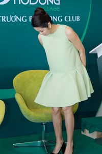 Tăng Thanh Hà khoe bụng bầu, rạng rỡ trong bữa tiệc tân niên ảnh 8