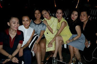 Tăng Thanh Hà khoe bụng bầu, rạng rỡ trong bữa tiệc tân niên ảnh 2