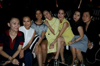 Tăng Thanh Hà khoe bụng bầu, rạng rỡ trong bữa tiệc tân niên ảnh 1