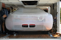 Cận cảnh quá trình vận chuyển “Ông hoàng tốc độ” Bugatti Veyron ảnh 3