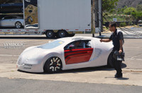 Cận cảnh quá trình vận chuyển “Ông hoàng tốc độ” Bugatti Veyron ảnh 4