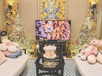 Nữ đại gia quận 7 chi tiền tỷ phủ hồng biệt thự đón Noel