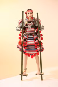 Pha xử lý tinh tế phần thi trang phục dân tộc của Ngọc Hằng nhận mưa lời khen