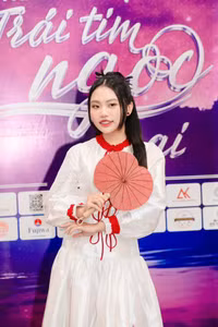 Phương Mỹ Chi 'dậy thì' thành công', ngoại hình thay đổi ngoạn mục 