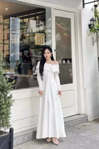 Á hậu Thùy Linh làm giám khảo ở tuổi 21, ghi điểm với nhan sắc cực ngọt