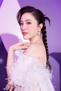 Bảo Thy khoe sắc vóc đẹp như 'tạc tượng' hậu giảm cân sau sinh 