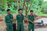 Sinh viên Kiên Giang kết nghĩa với Đại đội pháo 105 ảnh 4