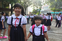  Học sinh TPHCM háo hức tựu trường ảnh 4