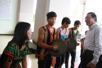 Giao lưu sôi nổi, nhẹ bớt băn khoăn ảnh 1