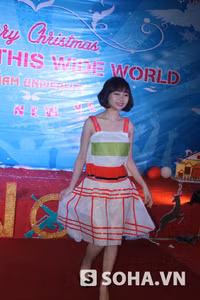 Trong giá rét, nữ sinh Hà Nội trình diễn thời trang giấy ảnh 5