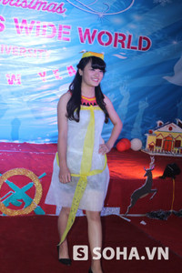 Fashion Show là một trong những tiết mục đặc sắc của chương trình Dạ hội đêm giáng sinh và chào đón năm mới 2015 của thầy và trò trường ĐH Đại Nam (Hà Nội) tổ chức tối ngày 23/12.