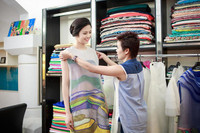 Ngọc Hân mặc váy họa tiết ruộng bậc thang ảnh 3