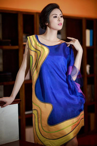 Ngọc Hân mặc váy họa tiết ruộng bậc thang ảnh 9