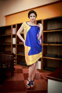 Ngọc Hân mặc váy họa tiết ruộng bậc thang ảnh 10