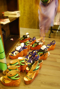 Ngọc Hân mặc váy họa tiết ruộng bậc thang ảnh 11