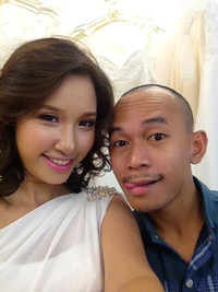 Những chuyện tình ""đũa lệch"" khiến dân mạng ngưỡng mộ ảnh 4