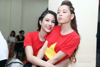 Angela Phương Trinh tết tóc đáng yêu, tự tay lái xe 6 tỷ đến phim trường 18