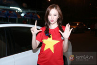 Angela Phương Trinh tết tóc đáng yêu, tự tay lái xe 6 tỷ đến phim trường 3