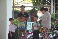  Học sinh TPHCM tựu trường năm học mới ảnh 2